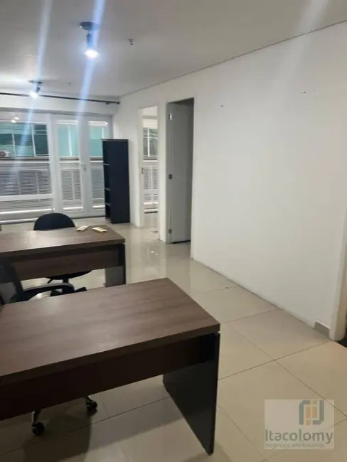 Sala Comercial para alugar, 64m2 em Alphaville Industrial, Barueri - SP - imagem 1 Foto 1 de Sala Comercial para alugar, 64m2 em Alphaville Industrial, Barueri - SP