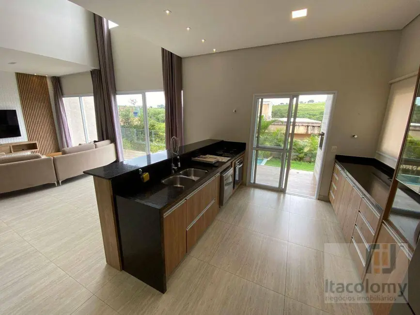 Casa de Condomínio com 4 quartos à venda e para alugar, 441m2 em Santana De Parnaiba - SP - imagem 3 Foto 3 de Casa de Condomínio com 4 quartos à venda e para alugar, 441m2 em Santana De Parnaiba - SP