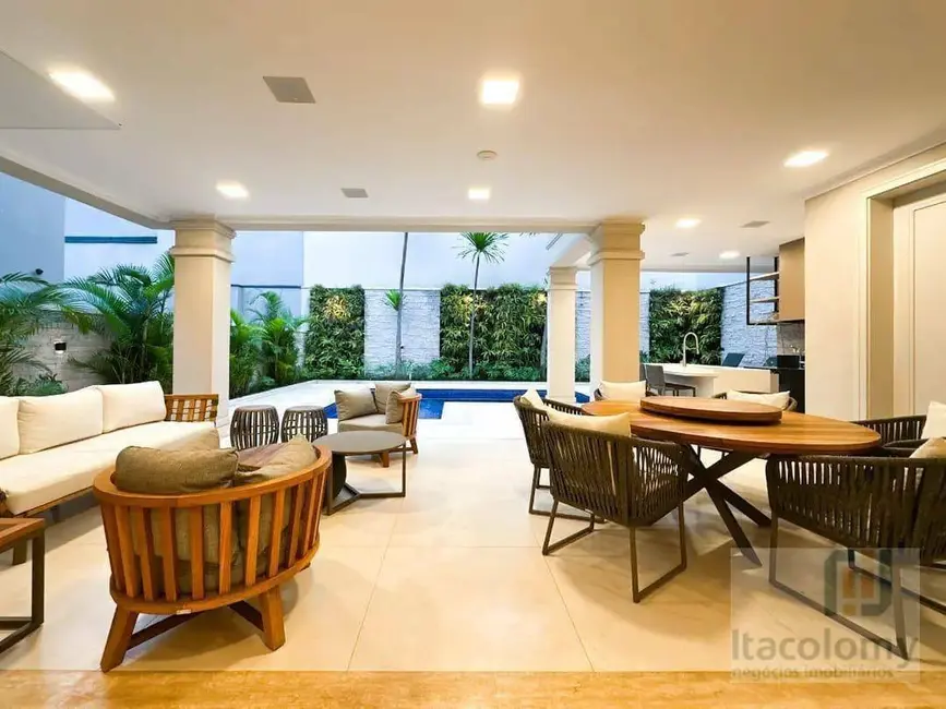 Casa de Condomínio com 4 quartos à venda, 420m2 em Tamboré, Barueri - SP - imagem 4 Foto 4 de Casa de Condomínio com 4 quartos à venda, 420m2 em Tamboré, Barueri - SP