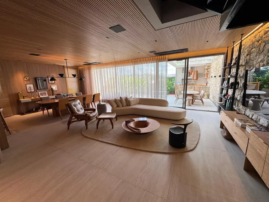 Casa de Condomínio com 3 quartos à venda, 350m2 em Tamboré, Barueri - SP - imagem 3 Foto 3 de Casa de Condomínio com 3 quartos à venda, 350m2 em Tamboré, Barueri - SP