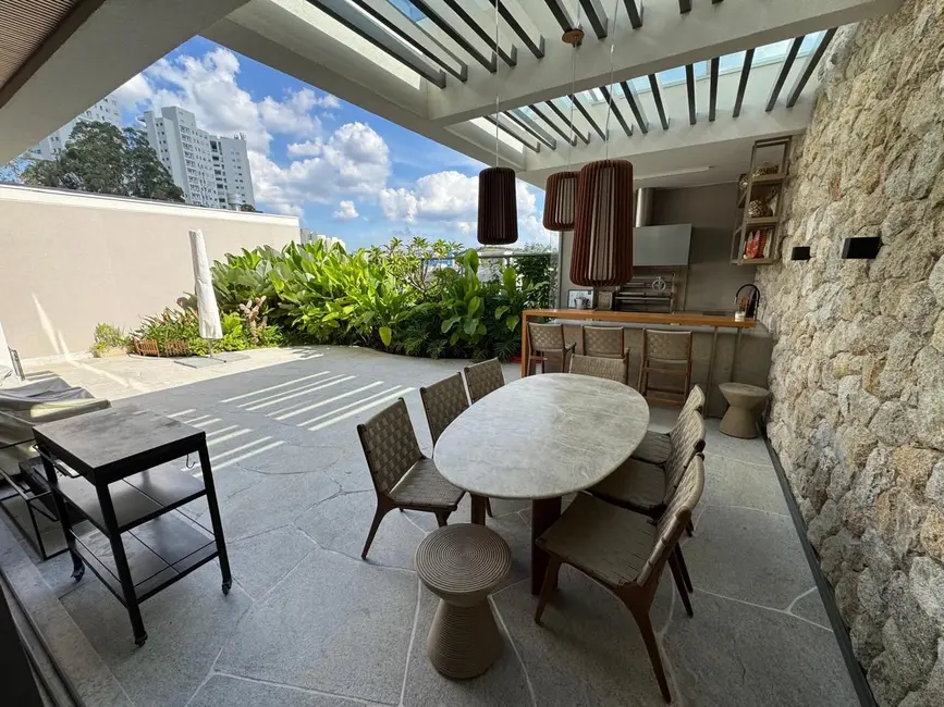 Casa de Condomínio com 3 quartos à venda, 350m2 em Tamboré, Barueri - SP - imagem 2 Foto 2 de Casa de Condomínio com 3 quartos à venda, 350m2 em Tamboré, Barueri - SP