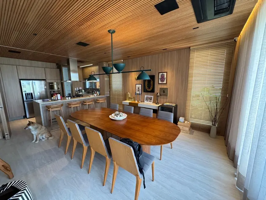 Casa de Condomínio com 3 quartos à venda, 350m2 em Tamboré, Barueri - SP - imagem 8 Foto 8 de Casa de Condomínio com 3 quartos à venda, 350m2 em Tamboré, Barueri - SP