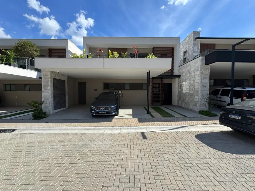 Casa de Condomínio com 3 quartos à venda, 350m2 em Tamboré, Barueri - SP - imagem 1 Foto 1 de Casa de Condomínio com 3 quartos à venda, 350m2 em Tamboré, Barueri - SP