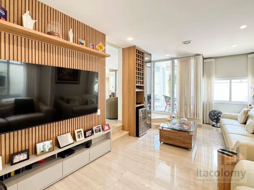 Foto 6 de Casa de Condomínio com 3 quartos à venda, 300m2 em Santana De Parnaiba - SP