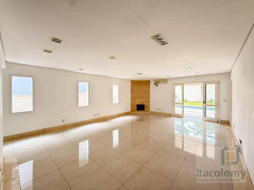 Foto 4 de Casa de Condomínio com 4 quartos à venda, 360m2 em Santana De Parnaiba - SP