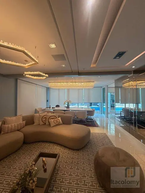 Casa de Condomínio com 3 quartos para alugar, 300m2 em Santana De Parnaiba - SP - imagem 2 Foto 2 de Casa de Condomínio com 3 quartos para alugar, 300m2 em Santana De Parnaiba - SP