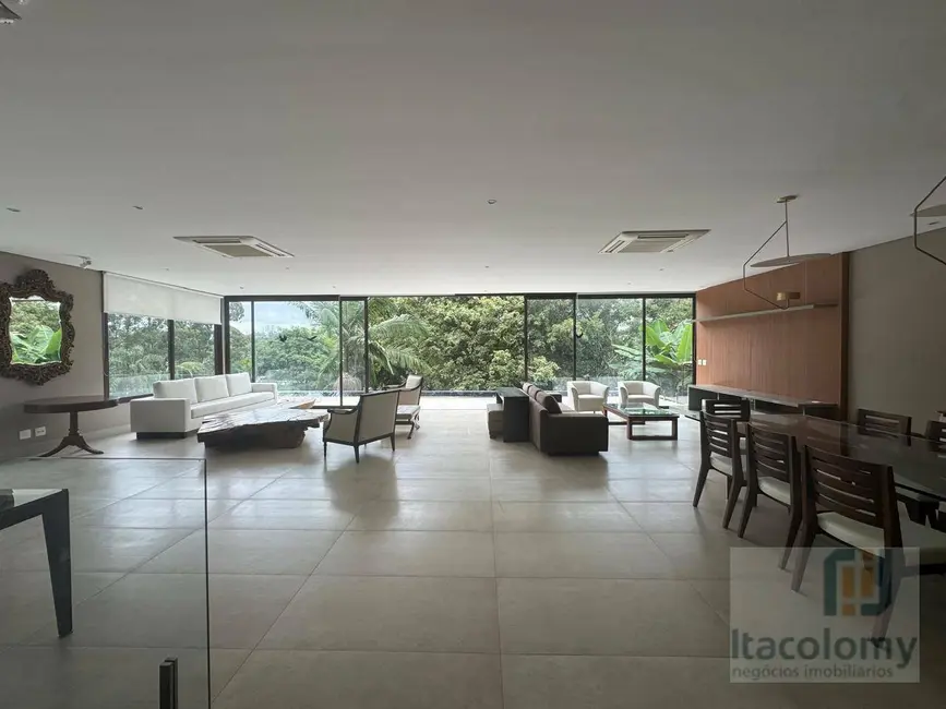 Foto 1 de Casa de Condomínio com 3 quartos para alugar, 2000m2 em Santana De Parnaiba - SP