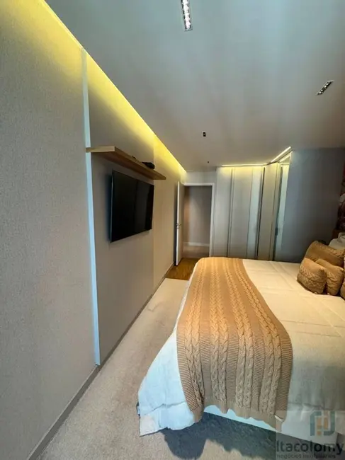 Foto 6 de Apartamento com 4 quartos para alugar, 360m2 em Barueri - SP