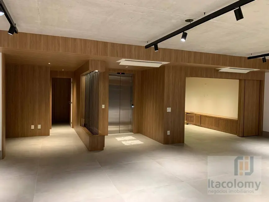 Foto 2 de Apartamento com 4 quartos para alugar, 360m2 em Barueri - SP