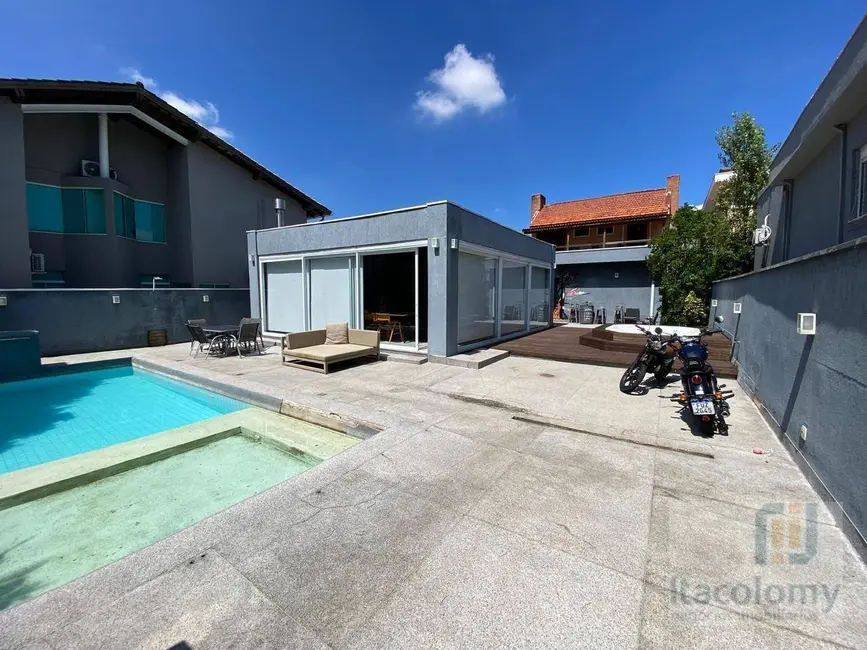 Foto 1 de Casa de Condomínio com 1 quarto à venda, 450m2 em Santana De Parnaiba - SP