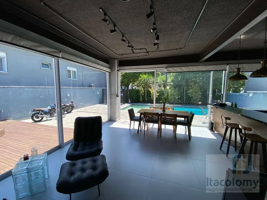 Foto 2 de Casa de Condomínio com 1 quarto à venda, 450m2 em Santana De Parnaiba - SP