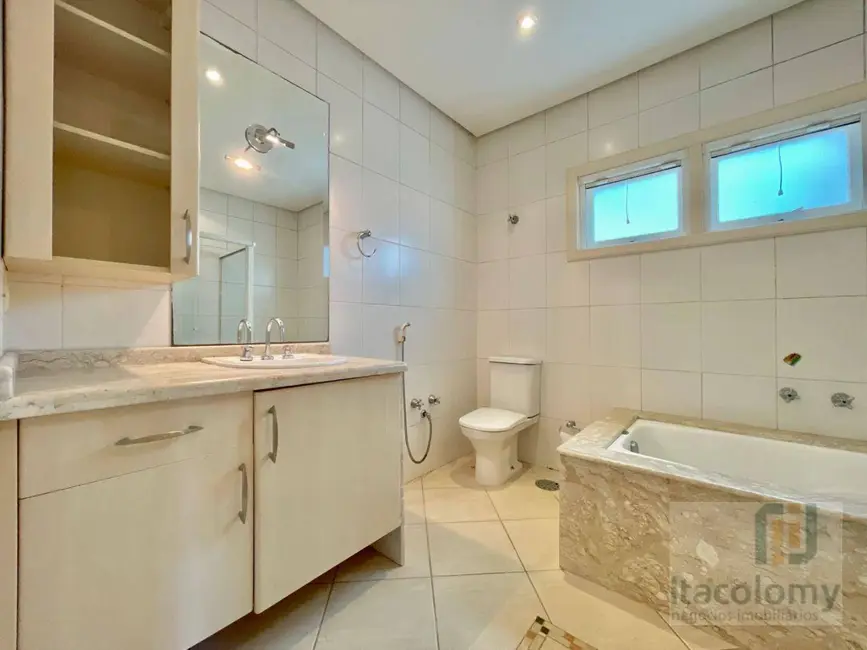 Foto 2 de Casa de Condomínio com 6 quartos para alugar, 736m2 em Santana De Parnaiba - SP