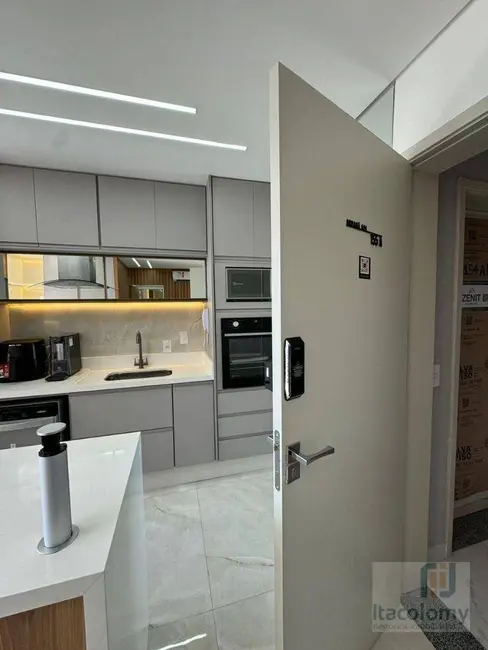 Foto 4 de Apartamento com 2 quartos à venda e para alugar, 64m2 em Tamboré, Barueri - SP