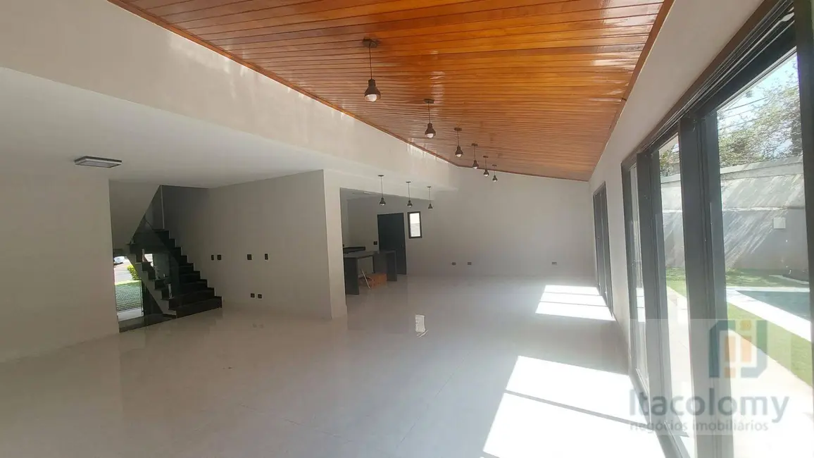 Foto 3 de Casa de Condomínio com 4 quartos para alugar, 400m2 em Santana De Parnaiba - SP