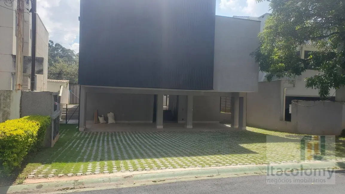 Foto 1 de Casa de Condomínio com 4 quartos para alugar, 400m2 em Santana De Parnaiba - SP