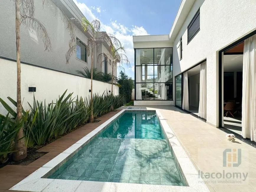 Casa de Condomínio com 4 quartos à venda, 490m2 em Santana De Parnaiba - SP - imagem 3 Foto 3 de Casa de Condomínio com 4 quartos à venda, 490m2 em Santana De Parnaiba - SP