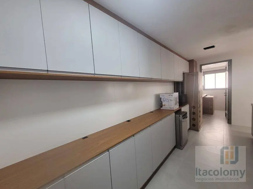 Foto 9 de Apartamento com 3 quartos à venda e para alugar, 175m2 em Barueri - SP