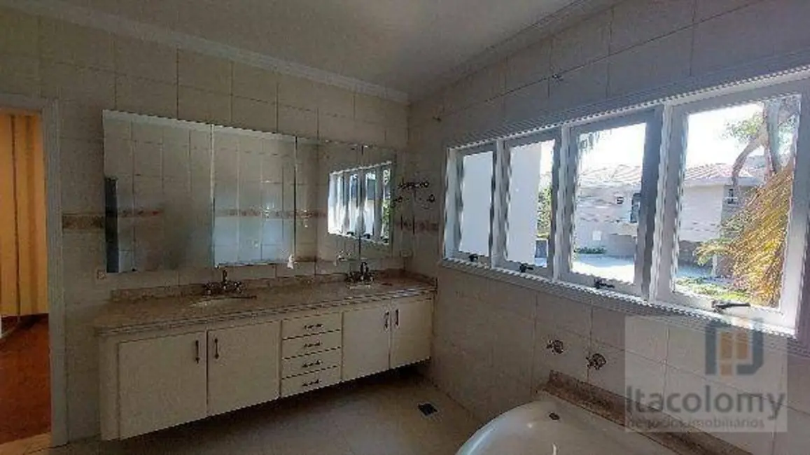 Casa de Condomínio com 4 quartos para alugar, 490m2 em Santana De Parnaiba - SP - imagem 8 Foto 8 de Casa de Condomínio com 4 quartos para alugar, 490m2 em Santana De Parnaiba - SP