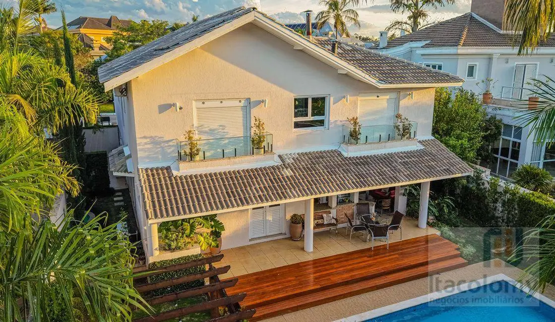 Casa de Condomínio com 4 quartos para alugar, 665m2 em Santana De Parnaiba - SP - imagem 8 Foto 8 de Casa de Condomínio com 4 quartos para alugar, 665m2 em Santana De Parnaiba - SP