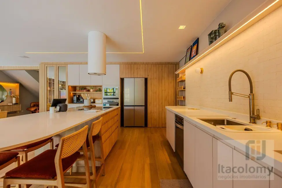 Foto 9 de Casa de Condomínio com 3 quartos à venda, 560m2 em Barueri - SP