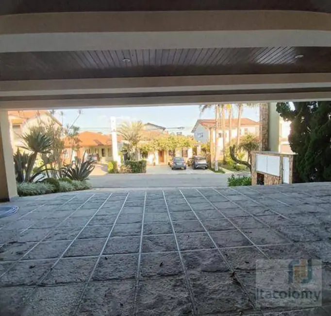 Casa de Condomínio com 3 quartos à venda e para alugar, 705m2 em Morada das Flores (Aldeia da Serra), Santana De Parnaiba - SP - imagem 3 Foto 3 de Casa de Condomínio com 3 quartos à venda e para alugar, 705m2 em Morada das Flores (Aldeia da Serra), Santana De Parnaiba - SP