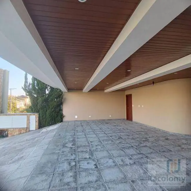 Casa de Condomínio com 3 quartos à venda e para alugar, 705m2 em Morada das Flores (Aldeia da Serra), Santana De Parnaiba - SP - imagem 4 Foto 4 de Casa de Condomínio com 3 quartos à venda e para alugar, 705m2 em Morada das Flores (Aldeia da Serra), Santana De Parnaiba - SP