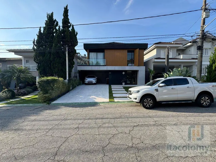 Foto 1 de Casa de Condomínio com 4 quartos à venda, 360m2 em Santana De Parnaiba - SP