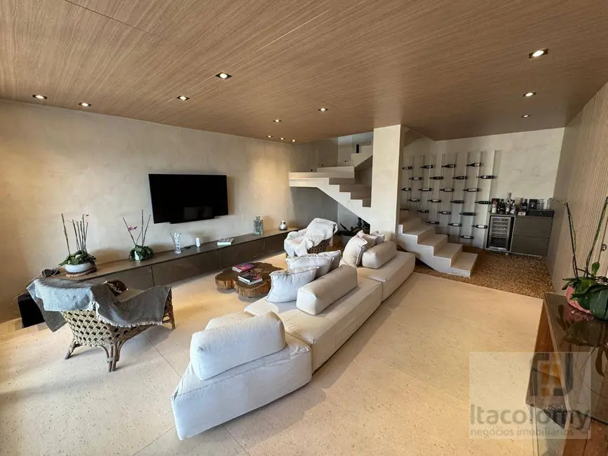 Foto 3 de Casa de Condomínio com 4 quartos à venda, 360m2 em Santana De Parnaiba - SP