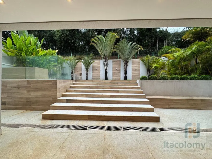 Foto 2 de Casa de Condomínio com 5 quartos para alugar, 532m2 em Santana De Parnaiba - SP