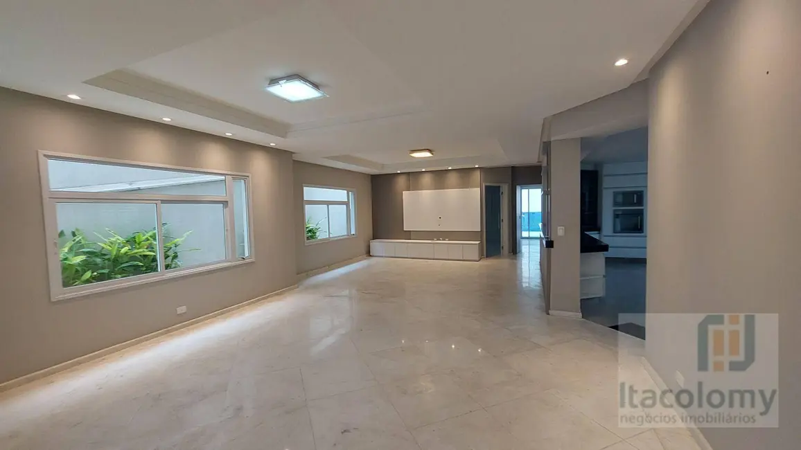 Casa de Condomínio com 3 quartos à venda e para alugar, 541m2 em Santana De Parnaiba - SP - imagem 8 Foto 8 de Casa de Condomínio com 3 quartos à venda e para alugar, 541m2 em Santana De Parnaiba - SP