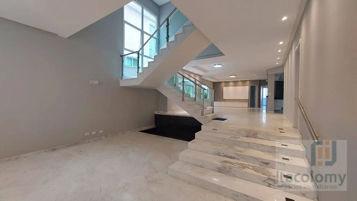 Casa de Condomínio com 3 quartos à venda e para alugar, 541m2 em Santana De Parnaiba - SP - imagem 5 Foto 5 de Casa de Condomínio com 3 quartos à venda e para alugar, 541m2 em Santana De Parnaiba - SP