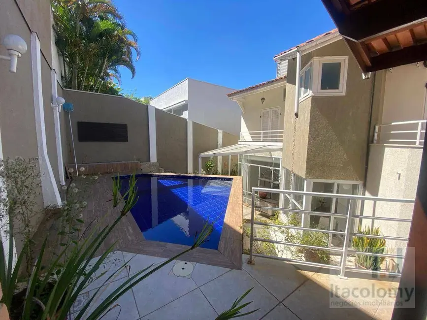 Casa de Condomínio com 5 quartos à venda e para alugar, 360m2 em Santana De Parnaiba - SP - imagem 4 Foto 4 de Casa de Condomínio com 5 quartos à venda e para alugar, 360m2 em Santana De Parnaiba - SP