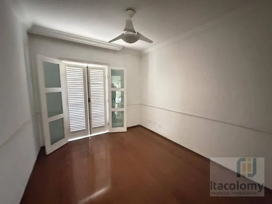 Casa de Condomínio com 5 quartos à venda e para alugar, 360m2 em Santana De Parnaiba - SP - imagem 9 Foto 9 de Casa de Condomínio com 5 quartos à venda e para alugar, 360m2 em Santana De Parnaiba - SP