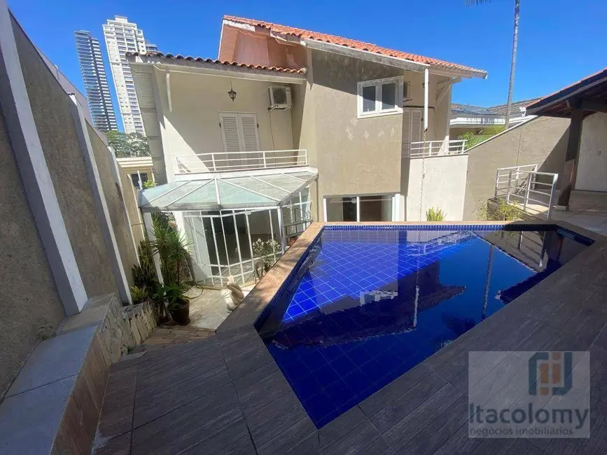 Casa de Condomínio com 5 quartos à venda e para alugar, 360m2 em Santana De Parnaiba - SP - imagem 1 Foto 1 de Casa de Condomínio com 5 quartos à venda e para alugar, 360m2 em Santana De Parnaiba - SP