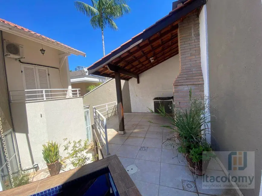 Casa de Condomínio com 5 quartos à venda e para alugar, 360m2 em Santana De Parnaiba - SP - imagem 3 Foto 3 de Casa de Condomínio com 5 quartos à venda e para alugar, 360m2 em Santana De Parnaiba - SP