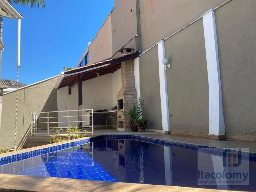 Casa de Condomínio com 5 quartos à venda e para alugar, 360m2 em Santana De Parnaiba - SP - imagem 2 Foto 2 de Casa de Condomínio com 5 quartos à venda e para alugar, 360m2 em Santana De Parnaiba - SP