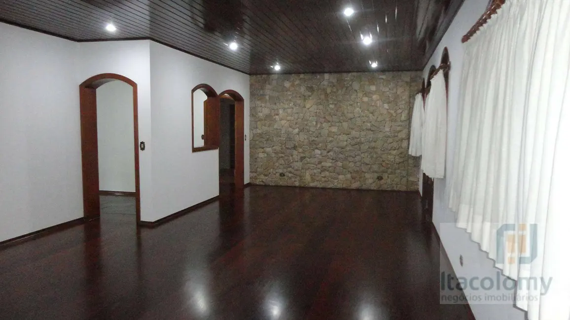 Foto 2 de Casa de Condomínio com 5 quartos para alugar, 560m2 em Barueri - SP