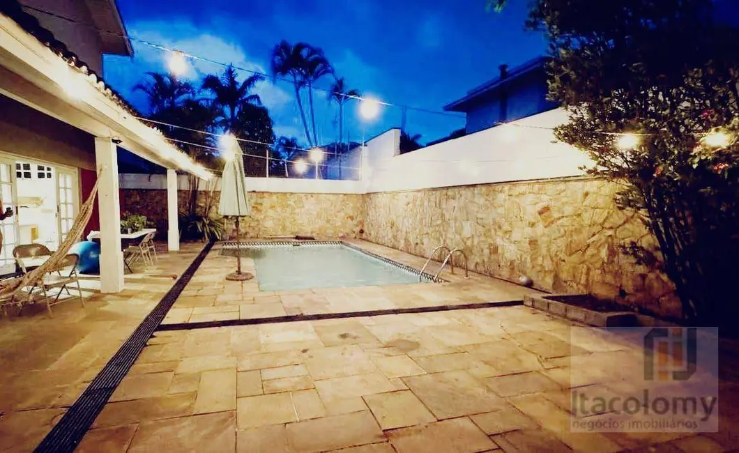 Casa de Condomínio com 4 quartos para alugar, 430m2 em Barueri - SP - imagem 2 Foto 2 de Casa de Condomínio com 4 quartos para alugar, 430m2 em Barueri - SP