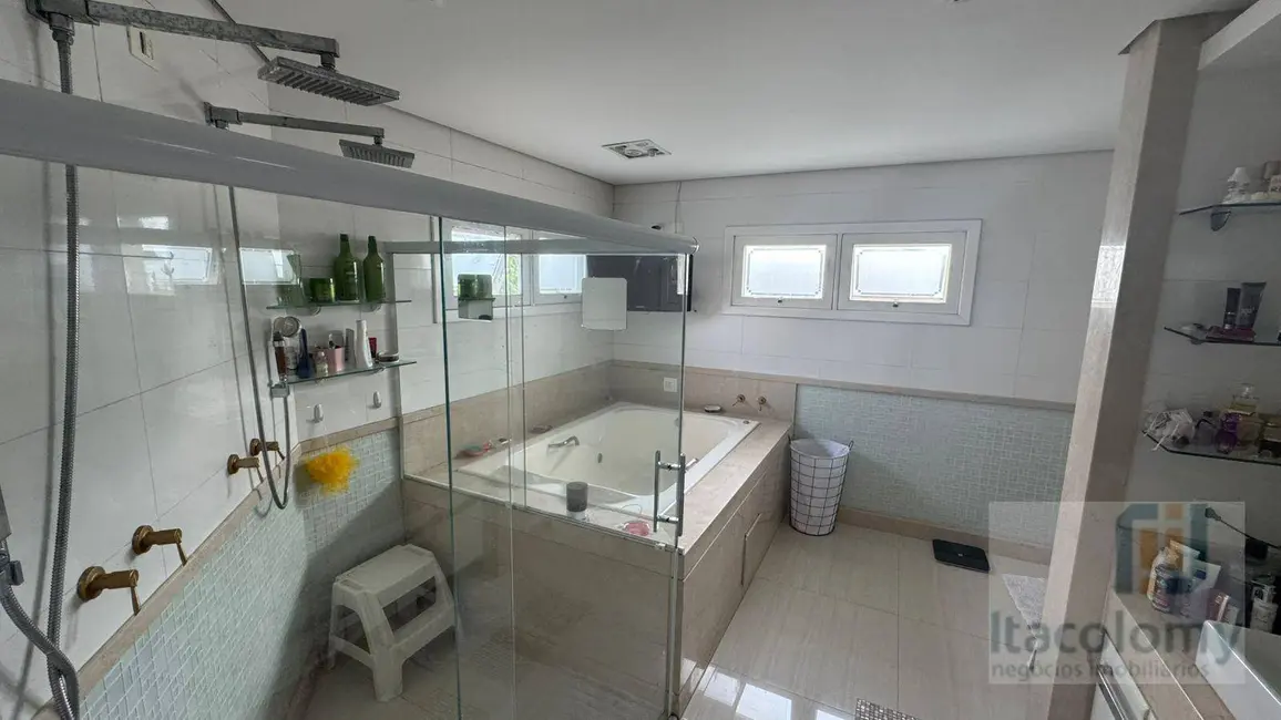 Casa de Condomínio com 4 quartos para alugar, 430m2 em Barueri - SP - imagem 4 Foto 4 de Casa de Condomínio com 4 quartos para alugar, 430m2 em Barueri - SP