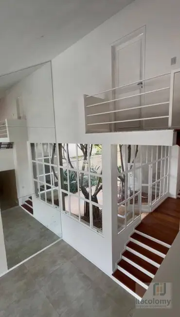 Casa de Condomínio com 4 quartos para alugar, 1156m2 em Barueri - SP - imagem 3 Foto 3 de Casa de Condomínio com 4 quartos para alugar, 1156m2 em Barueri - SP