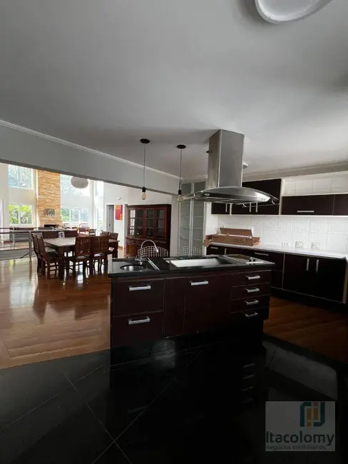 Foto 3 de Casa de Condomínio com 5 quartos para alugar, 690m2 em Morada dos Pinheiros (Aldeia da Serra), Santana De Parnaiba - SP
