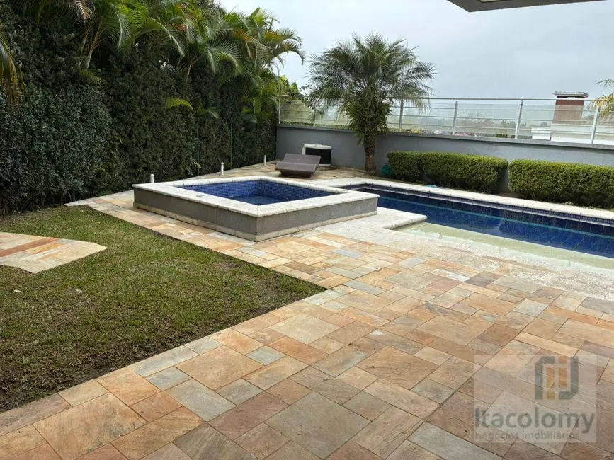 Foto 5 de Casa de Condomínio com 5 quartos para alugar, 690m2 em Morada dos Pinheiros (Aldeia da Serra), Santana De Parnaiba - SP
