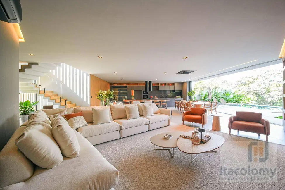 Casa de Condomínio com 4 quartos à venda, 600m2 em Santana De Parnaiba - SP - imagem 3 Foto 3 de Casa de Condomínio com 4 quartos à venda, 600m2 em Santana De Parnaiba - SP