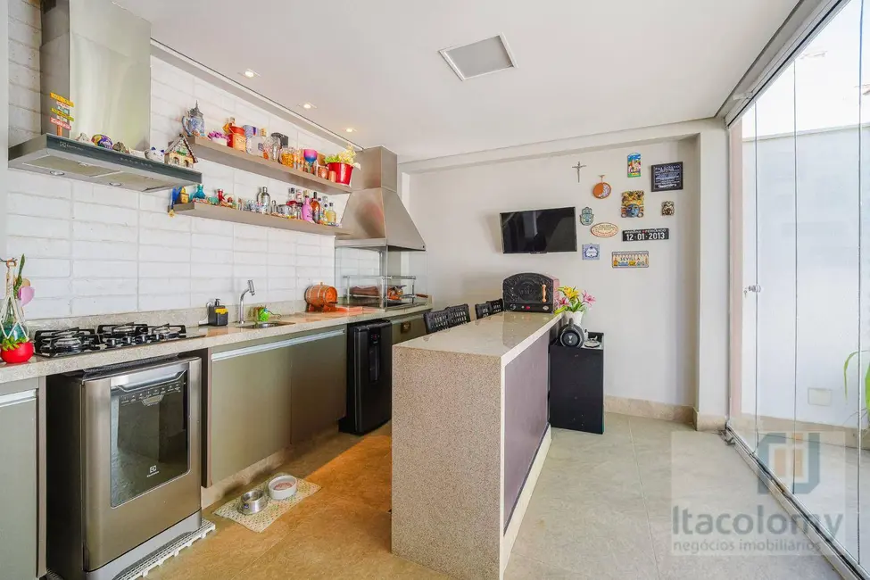 Casa de Condomínio com 3 quartos à venda, 180m2 em Tamboré, Santana De Parnaiba - SP - imagem 4 Foto 4 de Casa de Condomínio com 3 quartos à venda, 180m2 em Tamboré, Santana De Parnaiba - SP