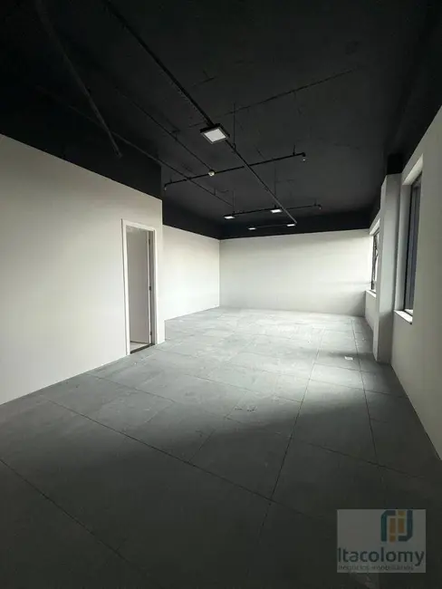 Foto 2 de Sala Comercial para alugar, 51m2 em Alphaville Industrial, Barueri - SP