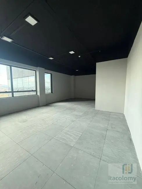 Foto 3 de Sala Comercial para alugar, 51m2 em Alphaville Industrial, Barueri - SP