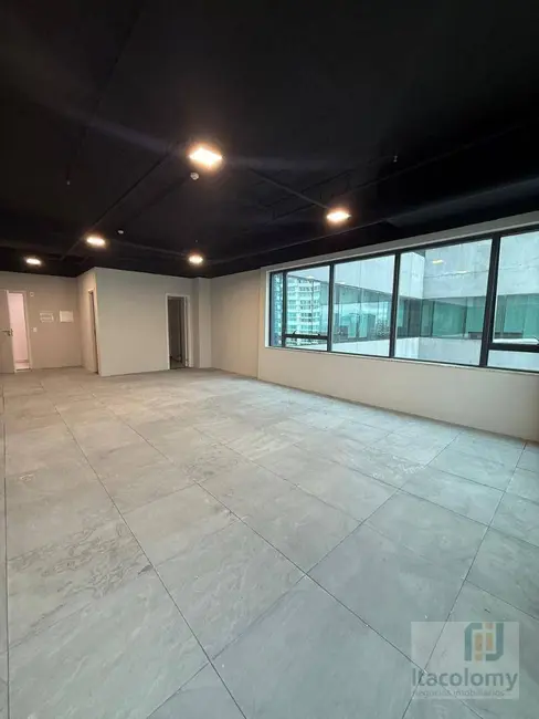 Sala Comercial para alugar, 60m2 em Alphaville Industrial, Barueri - SP - imagem 1 Foto 1 de Sala Comercial para alugar, 60m2 em Alphaville Industrial, Barueri - SP