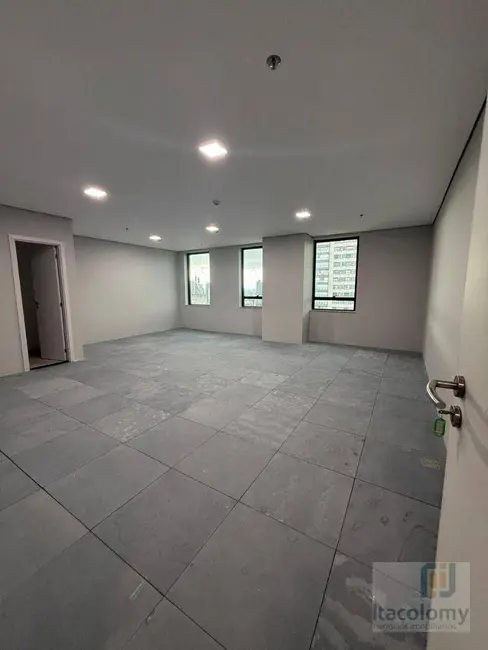 Foto 1 de Sala Comercial para alugar, 49m2 em Alphaville Industrial, Barueri - SP