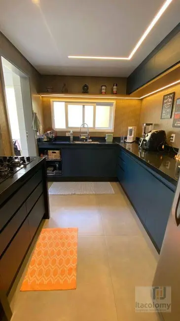 Foto 9 de Casa de Condomínio com 3 quartos à venda, 250m2 em Santana De Parnaiba - SP