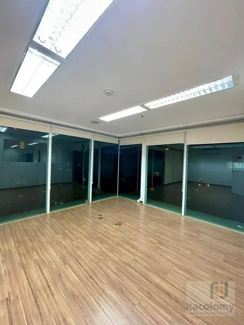Sala Comercial à venda e para alugar, 210m2 em Alphaville Industrial, Barueri - SP - imagem 2 Foto 2 de Sala Comercial à venda e para alugar, 210m2 em Alphaville Industrial, Barueri - SP
